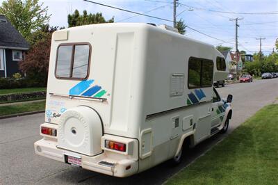 1993 Isuzu Rodeo Motorhome  RV - Photo 5 - Seattle, WA 98103