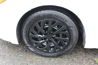 2020 Toyota Corolla LE   - Photo 12 - Seattle, WA 98103