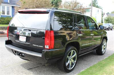 2011 Cadillac Escalade Premium   - Photo 5 - Seattle, WA 98103