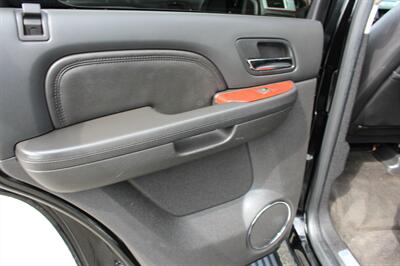 2011 Cadillac Escalade Premium   - Photo 14 - Seattle, WA 98103