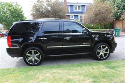 2011 Cadillac Escalade Premium   - Photo 4 - Seattle, WA 98103
