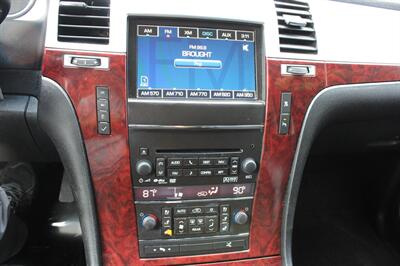 2011 Cadillac Escalade Premium   - Photo 23 - Seattle, WA 98103