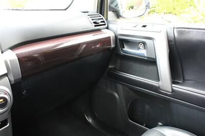 2016 Toyota 4Runner Limited   - Photo 26 - Seattle, WA 98103