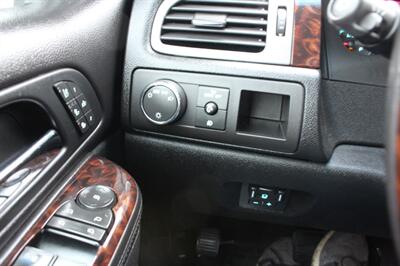 2011 GMC Yukon XL Denali - Photo 17 - Seattle, WA 98103