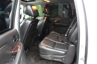 2011 GMC Yukon XL Denali - Photo 12 - Seattle, WA 98103