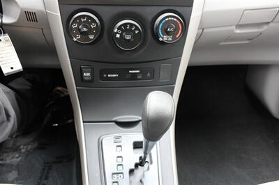 2009 Toyota Corolla LE   - Photo 15 - Seattle, WA 98103