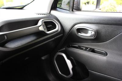 2021 Jeep Renegade Latitude   - Photo 23 - Seattle, WA 98103