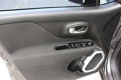 2021 Jeep Renegade Latitude   - Photo 10 - Seattle, WA 98103