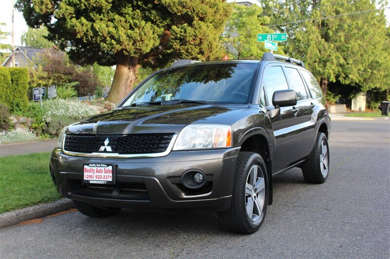 2011 Mitsubishi Endeavor SE - Photo 1 - Seattle, WA 98103