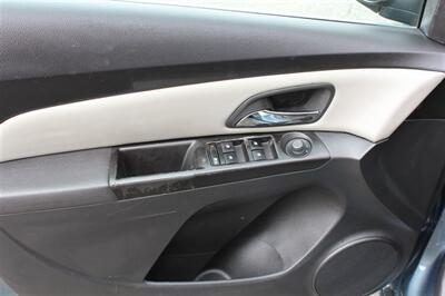 2012 Chevrolet Cruze LS   - Photo 16 - Seattle, WA 98103