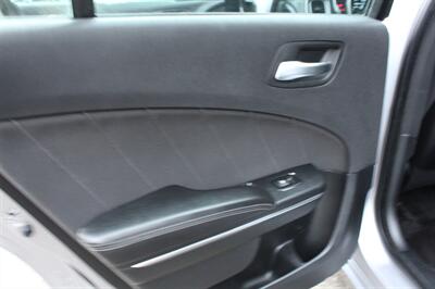 2016 Dodge Charger SXT   - Photo 10 - Seattle, WA 98103