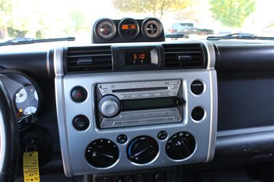 2007 Toyota FJ Cruiser   - Photo 18 - Seattle, WA 98103
