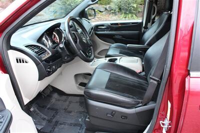 2014 Dodge Grand Caravan SXT 30th Anniversary   - Photo 9 - Seattle, WA 98103