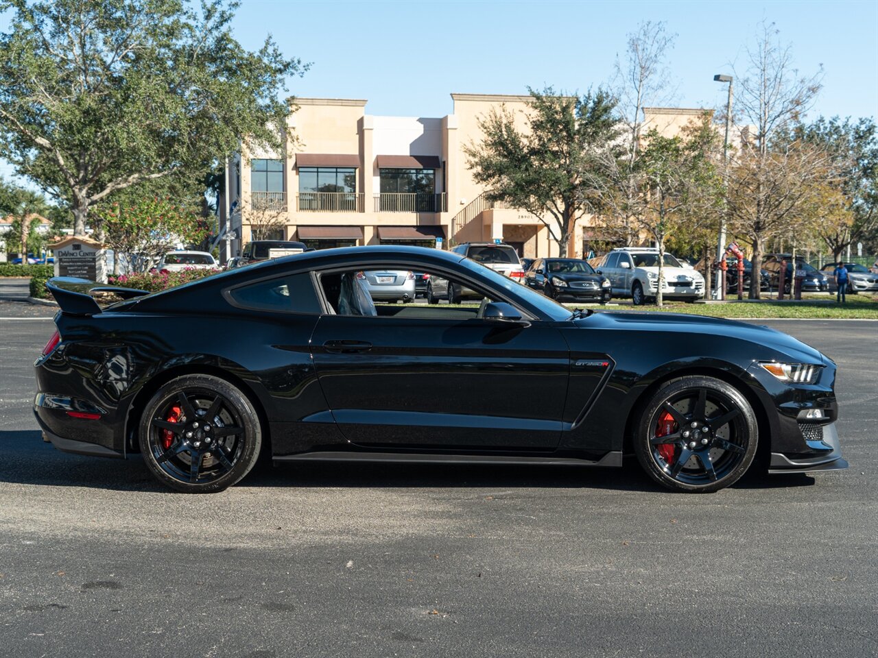 2017 Ford Mustang Shelby GT350   - Photo 10 - Bonita Springs, FL 34134