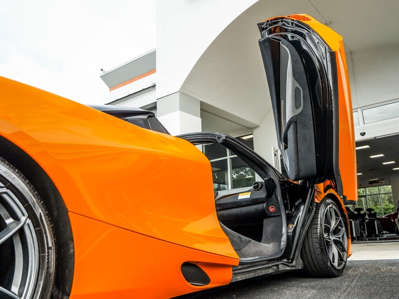 2020 McLaren 720S Spider Performance   - Photo 24 - Bonita Springs, FL 34134