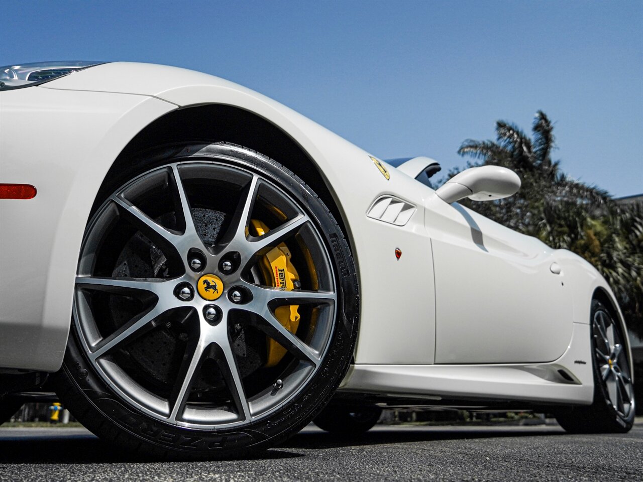 2012 Ferrari California   - Photo 9 - Bonita Springs, FL 34134