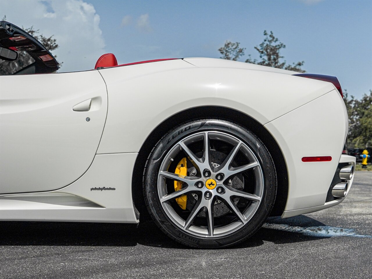 2012 Ferrari California   - Photo 44 - Bonita Springs, FL 34134