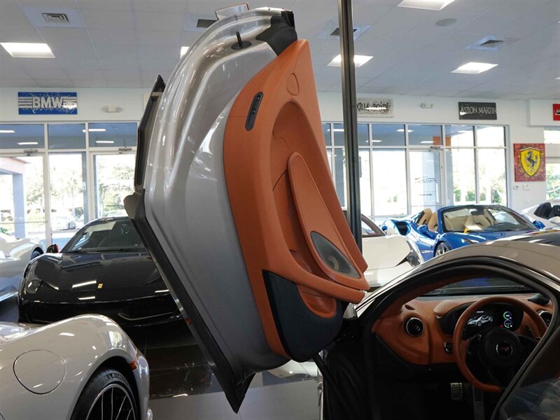 2017 McLaren 570GT - Photo 19 - Bonita Springs, FL 34134