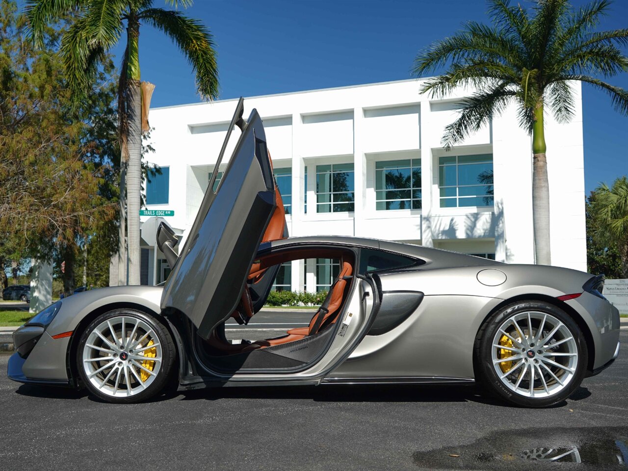 2017 McLaren 570GT   - Photo 11 - Bonita Springs, FL 34134