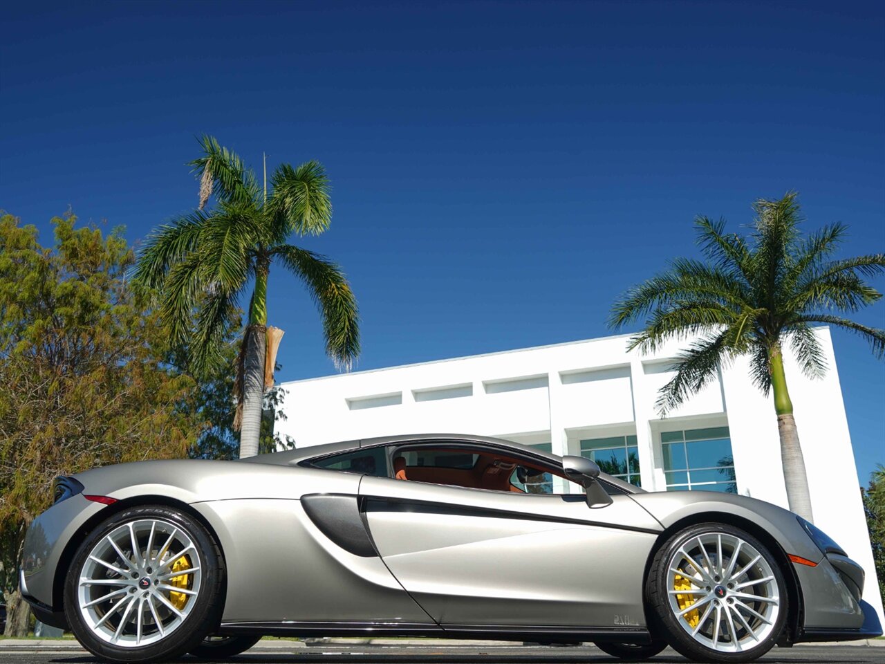 2017 McLaren 570GT   - Photo 10 - Bonita Springs, FL 34134