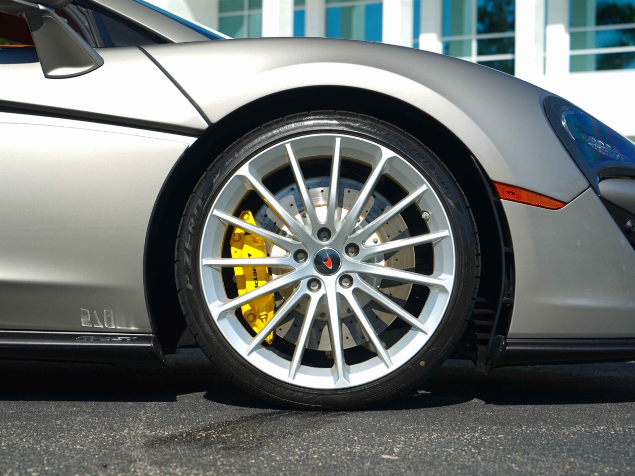 2017 McLaren 570GT   - Photo 12 - Bonita Springs, FL 34134