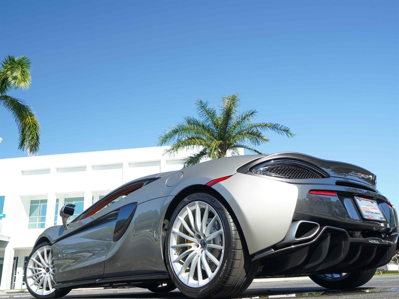 2017 McLaren 570GT   - Photo 20 - Bonita Springs, FL 34134