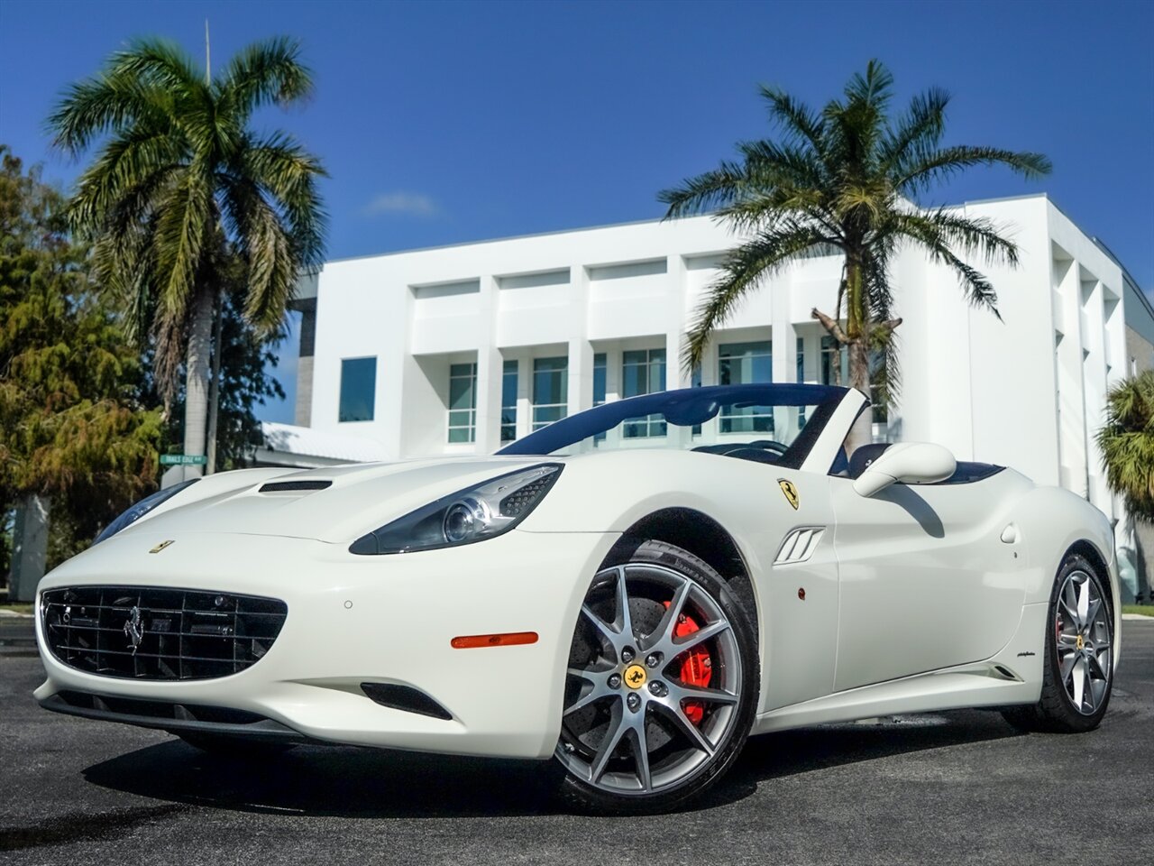 2014 Ferrari California   - Photo 11 - Bonita Springs, FL 34134