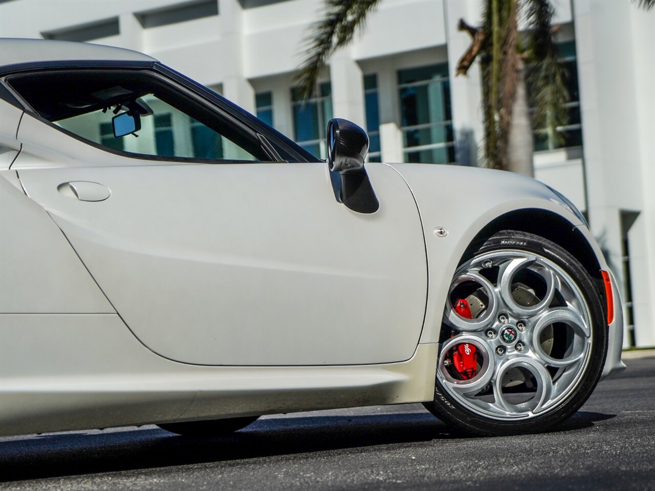 2017 Alfa Romeo 4C   - Photo 36 - Bonita Springs, FL 34134