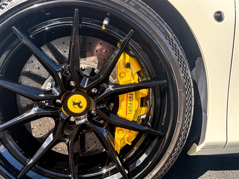 2018 Ferrari 488 Spider   - Photo 42 - Bonita Springs, FL 34134