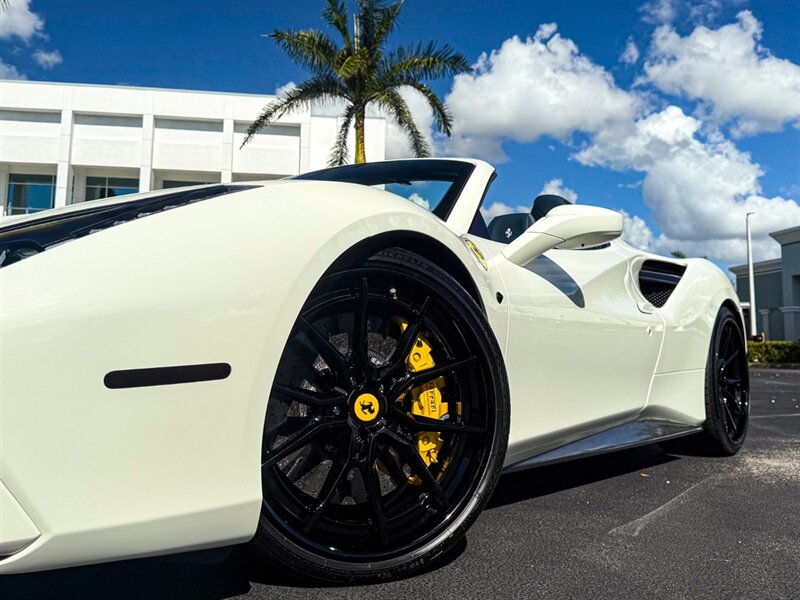 2018 Ferrari 488 Spider   - Photo 10 - Bonita Springs, FL 34134