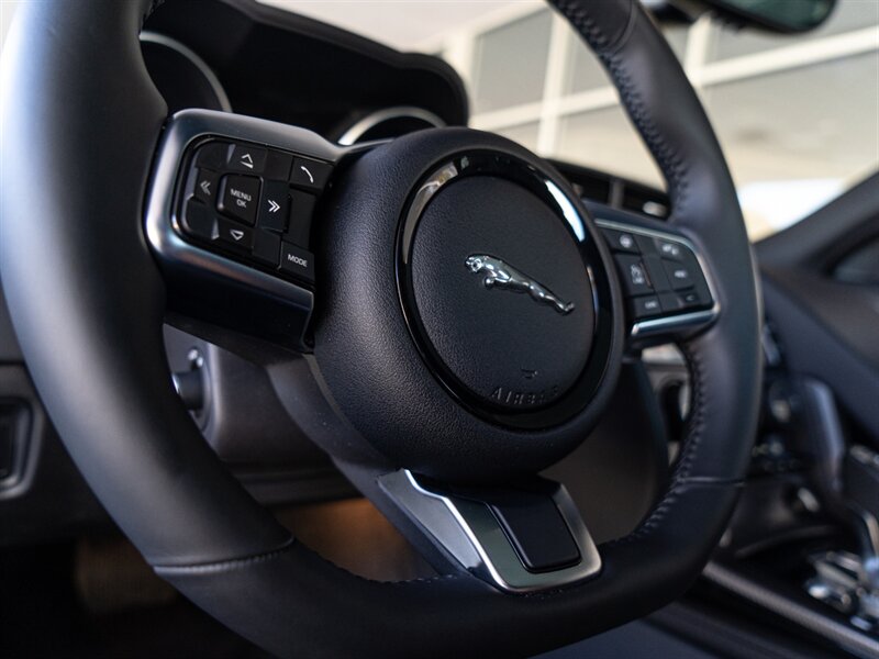 2018 Jaguar F-TYPE R-Dynamic - Photo 14 - Bonita Springs, FL 34134