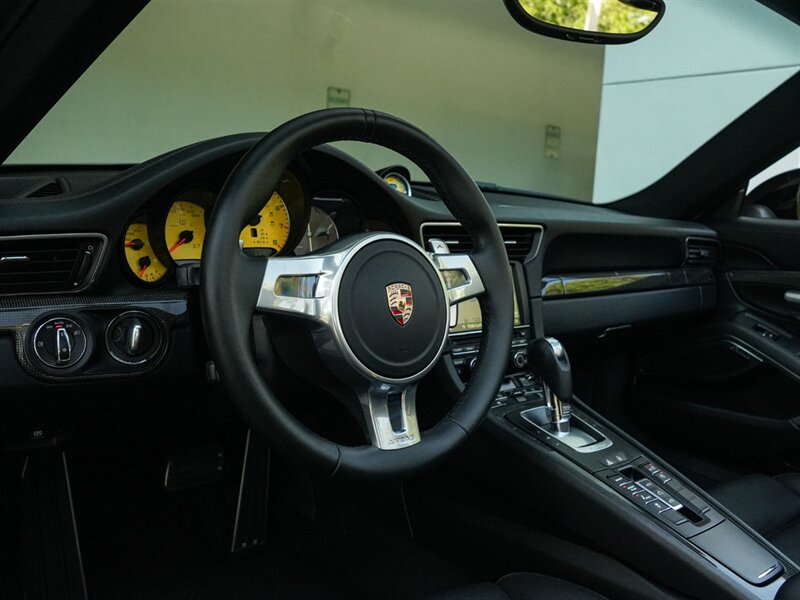 2015 Porsche 911 Turbo   - Photo 12 - Bonita Springs, FL 34134
