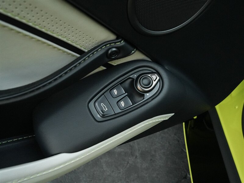 2023 Aston Martin Vantage V12 - Photo 24 - Bonita Springs, FL 34134