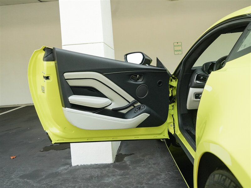 2023 Aston Martin Vantage V12 - Photo 22 - Bonita Springs, FL 34134