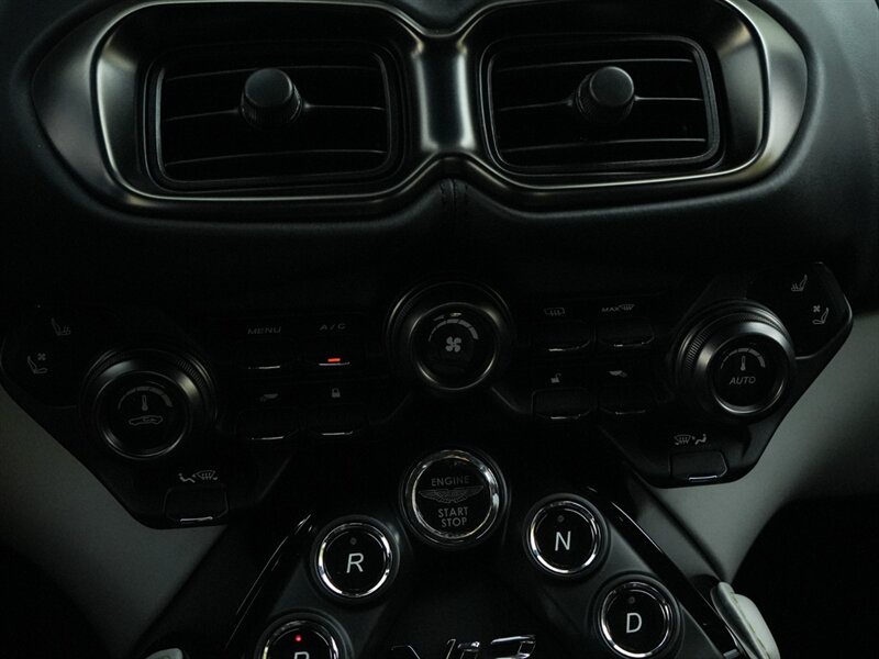 2023 Aston Martin Vantage V12 - Photo 17 - Bonita Springs, FL 34134