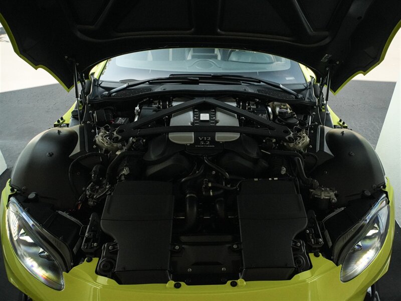 2023 Aston Martin Vantage V12 - Photo 31 - Bonita Springs, FL 34134