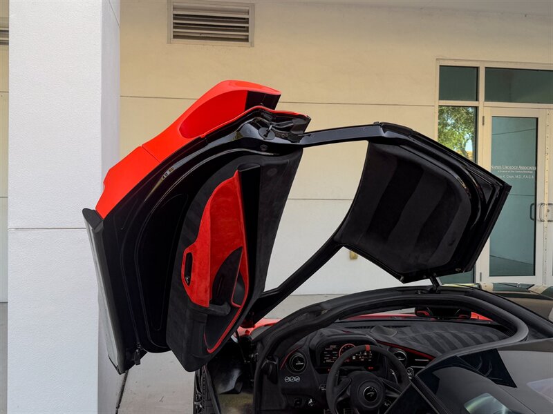 2021 McLaren 765LT - Photo 24 - Bonita Springs, FL 34134
