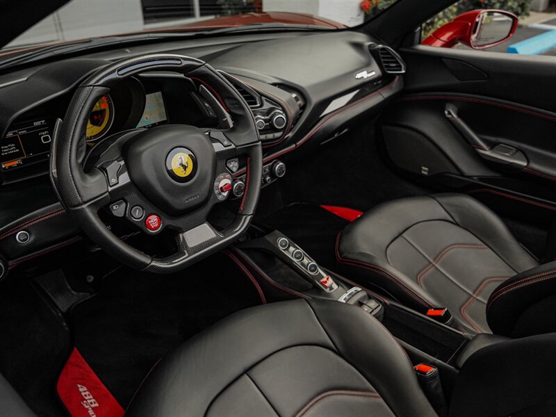 2017 Ferrari 488 Spider   - Photo 2 - Bonita Springs, FL 34134