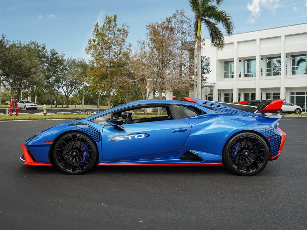 2022 Lamborghini Huracan STO   - Photo 37 - Bonita Springs, FL 34134