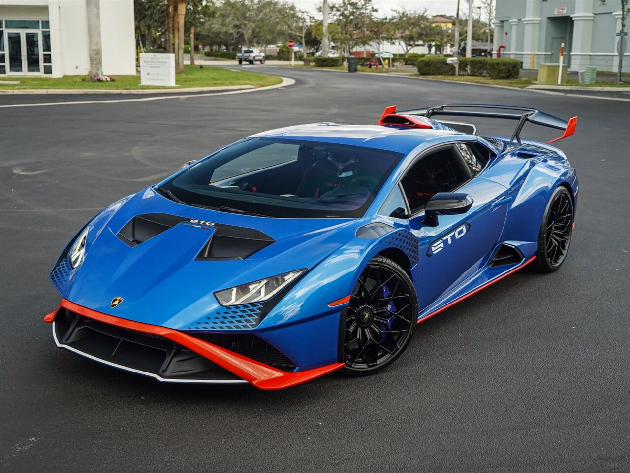 2022 Lamborghini Huracan STO   - Photo 10 - Bonita Springs, FL 34134