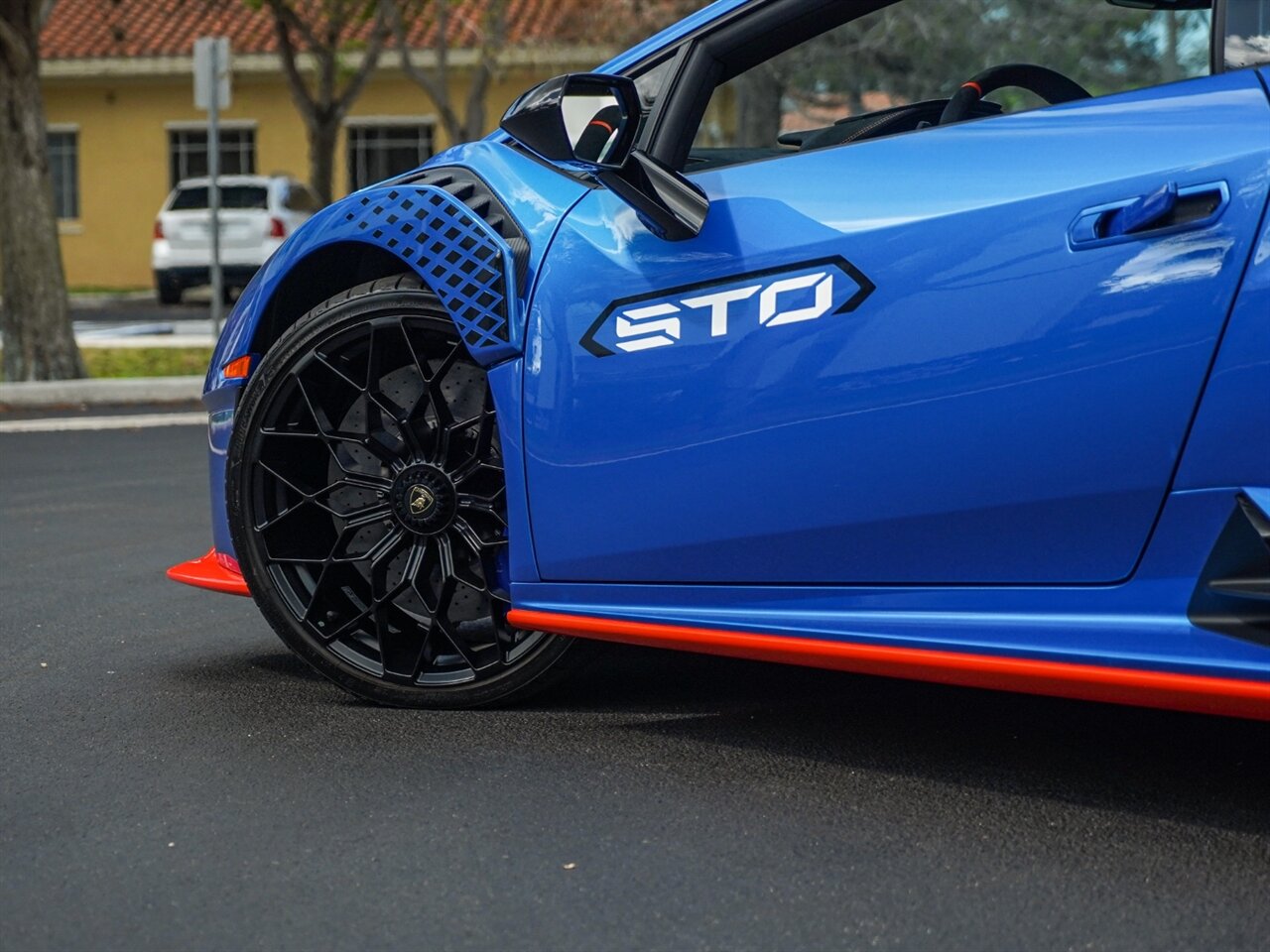 2022 Lamborghini Huracan STO   - Photo 43 - Bonita Springs, FL 34134