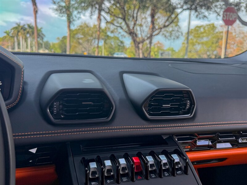 2022 Lamborghini Huracan EVO   - Photo 15 - Bonita Springs, FL 34134