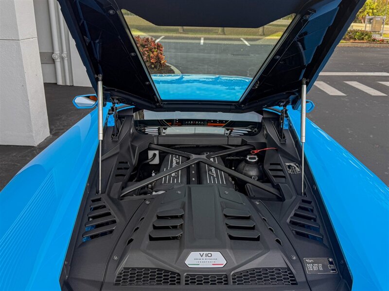 2022 Lamborghini Huracan EVO   - Photo 40 - Bonita Springs, FL 34134