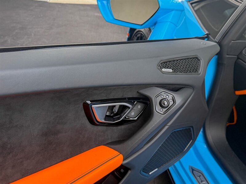 2022 Lamborghini Huracan EVO   - Photo 27 - Bonita Springs, FL 34134