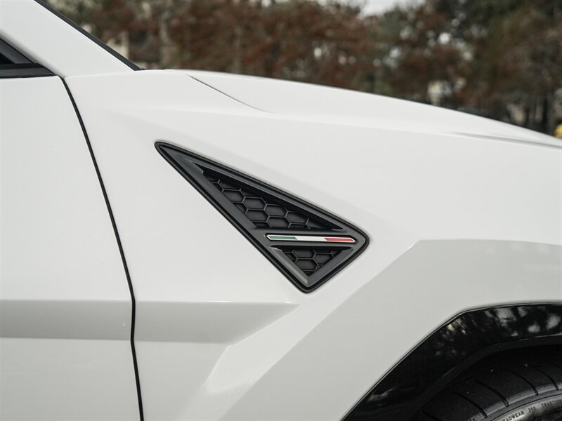 2020 Lamborghini Urus   - Photo 65 - Bonita Springs, FL 34134