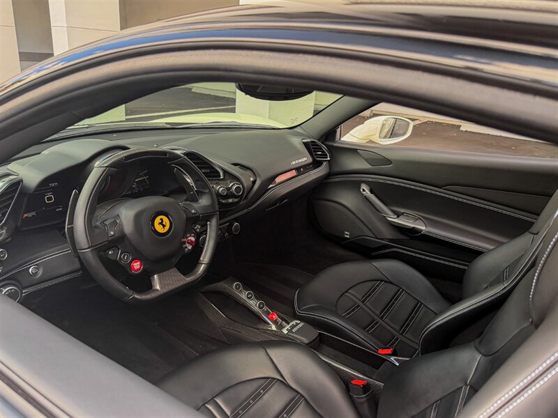 2017 Ferrari 488 GTB   - Photo 2 - Bonita Springs, FL 34134