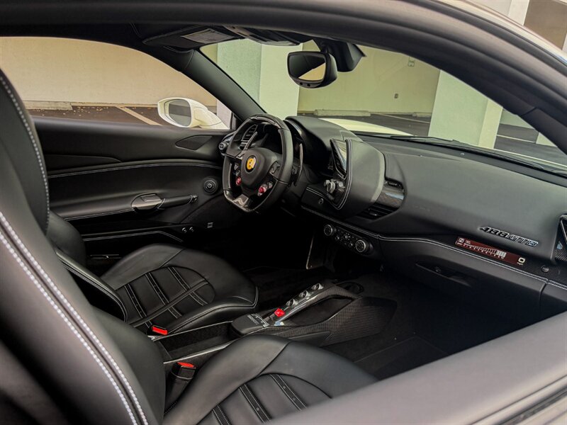 2017 Ferrari 488 GTB   - Photo 28 - Bonita Springs, FL 34134