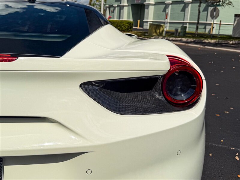 2017 Ferrari 488 GTB   - Photo 60 - Bonita Springs, FL 34134