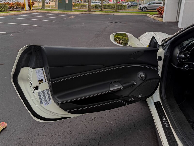 2017 Ferrari 488 GTB   - Photo 26 - Bonita Springs, FL 34134