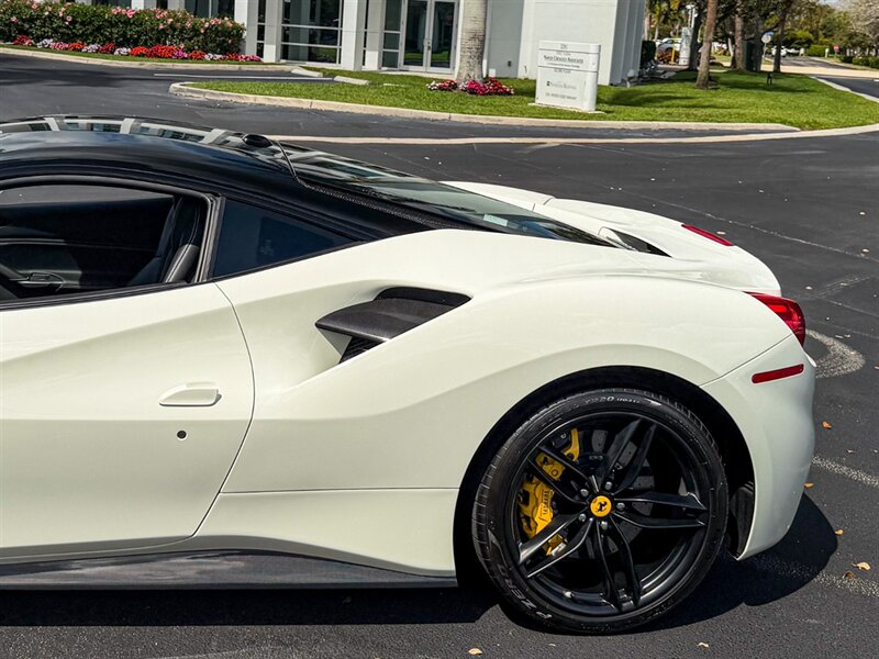 2017 Ferrari 488 GTB   - Photo 49 - Bonita Springs, FL 34134